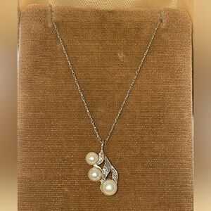 Solid 14K White Gold Antique Pearl Trio Natural Diamond Pendant Vintage Necklace
